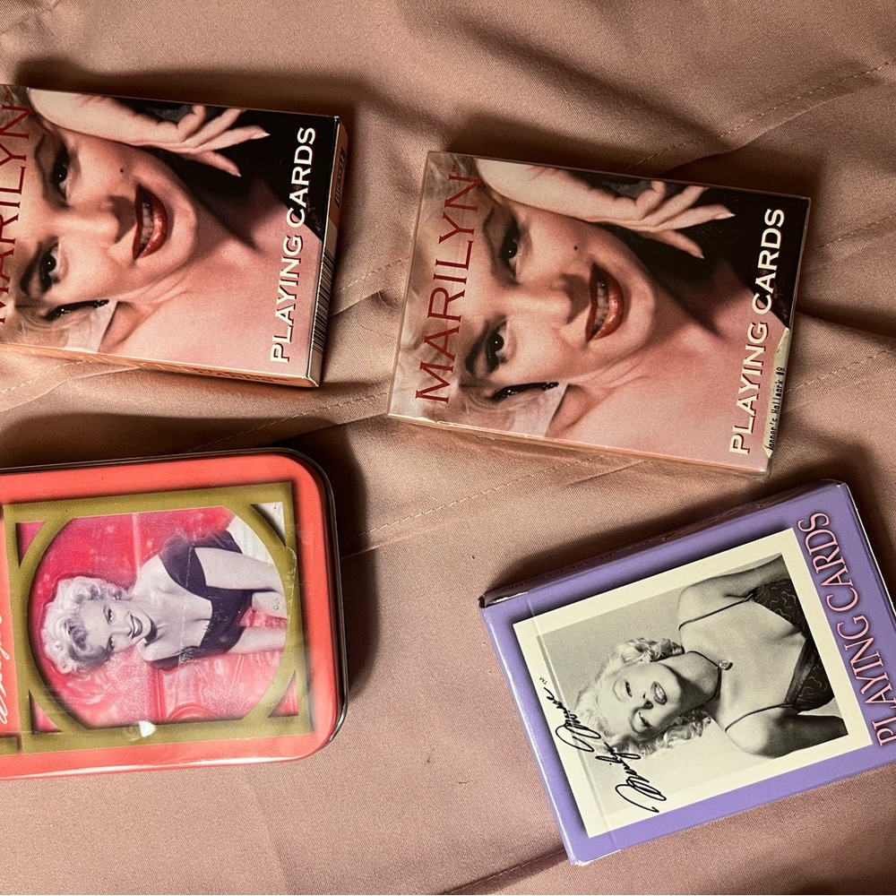 🔥Marilyn Monroe Glamorous Playing Cards & MM Tin Box🔥